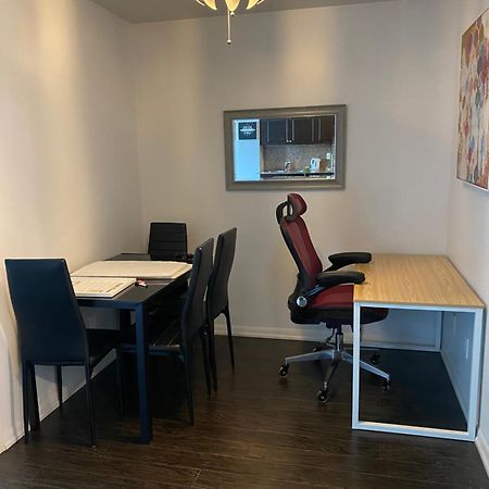 Executive 1 Bedroom Condo Sleeps 2 Toronto Zewnętrze zdjęcie