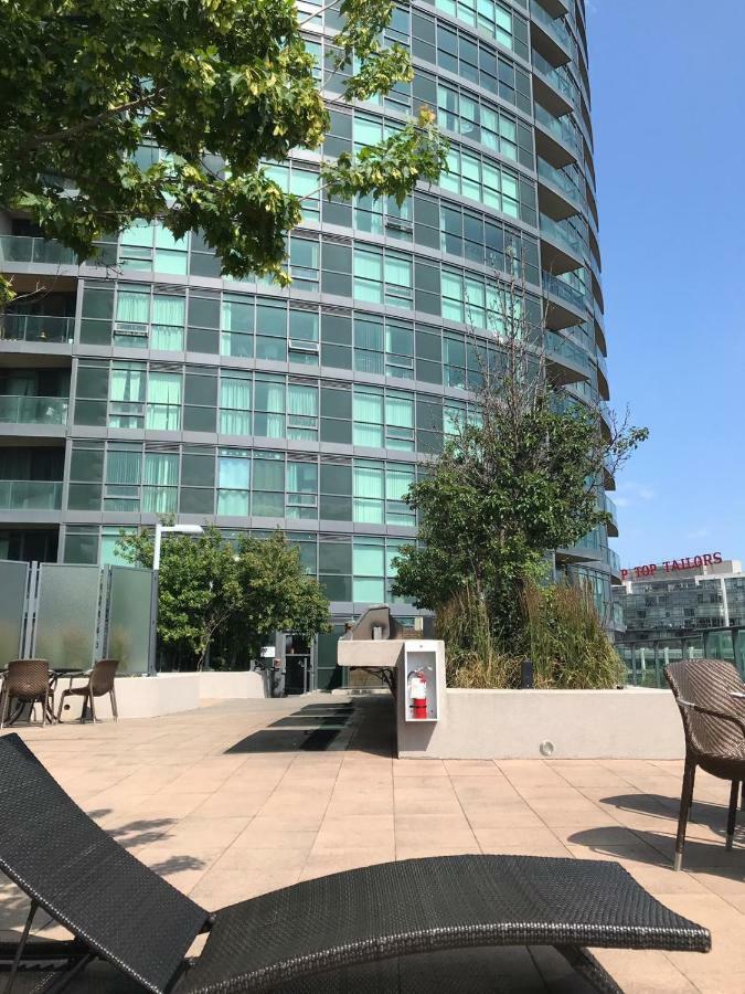 Executive 1 Bedroom Condo Sleeps 2 Toronto Zewnętrze zdjęcie