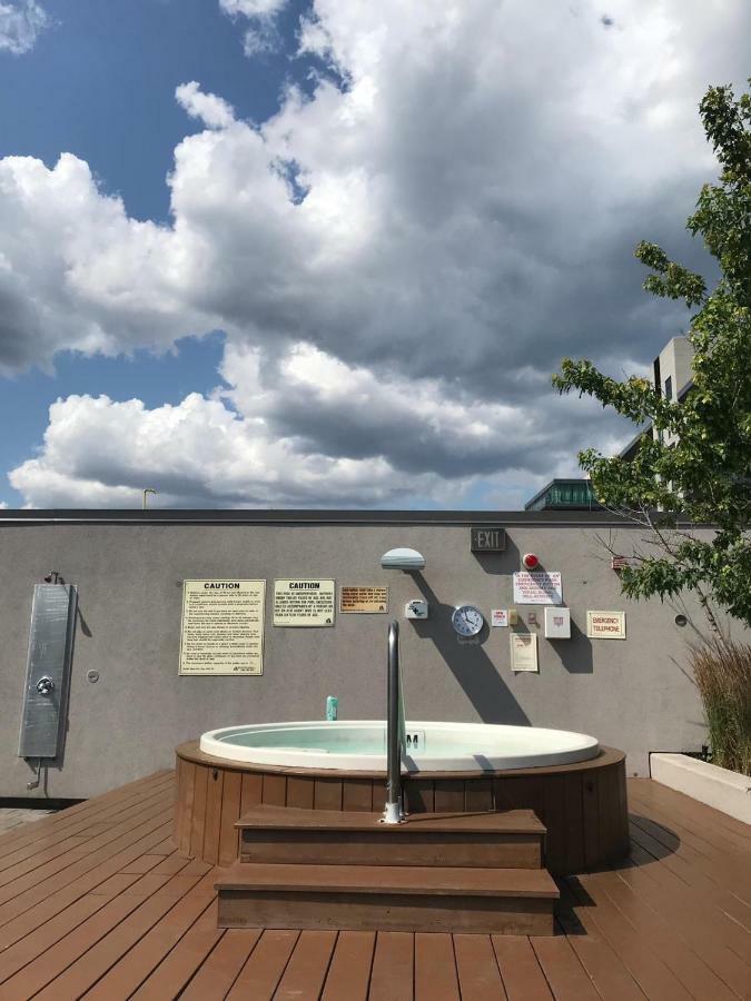 Executive 1 Bedroom Condo Sleeps 2 Toronto Zewnętrze zdjęcie