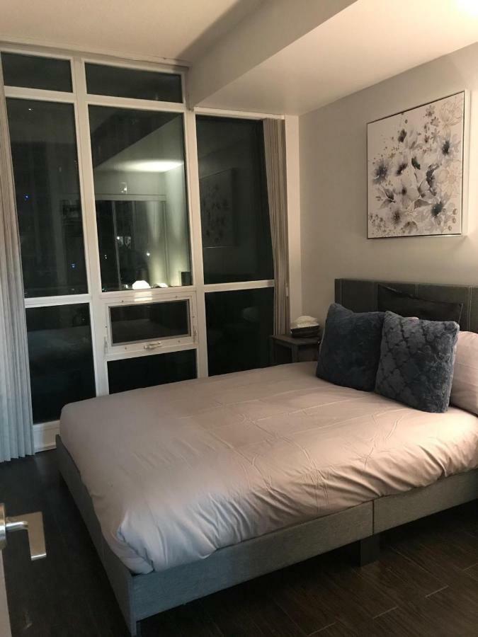 Executive 1 Bedroom Condo Sleeps 2 Toronto Zewnętrze zdjęcie