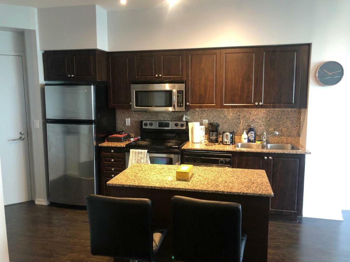 Executive 1 Bedroom Condo Sleeps 2 Toronto Zewnętrze zdjęcie